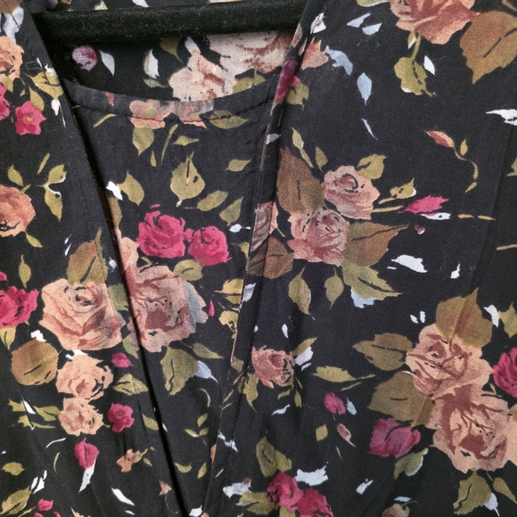 Vintage 80's Chic Floral Midi Dress in Black - Picture 3 of 9